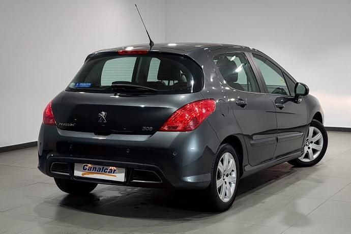 Usado Peugeot 308 Active 92 CV (67 kW) 2013 Gris Utilitario