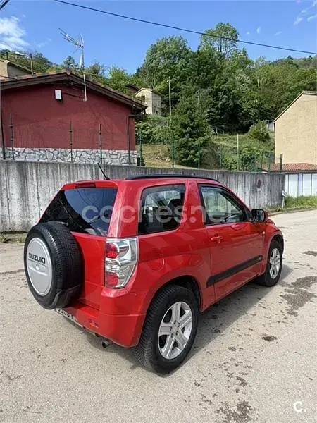 Usado Suzuki Grand Vitara 106 CV (77 kW) 2007 Rojo SUV