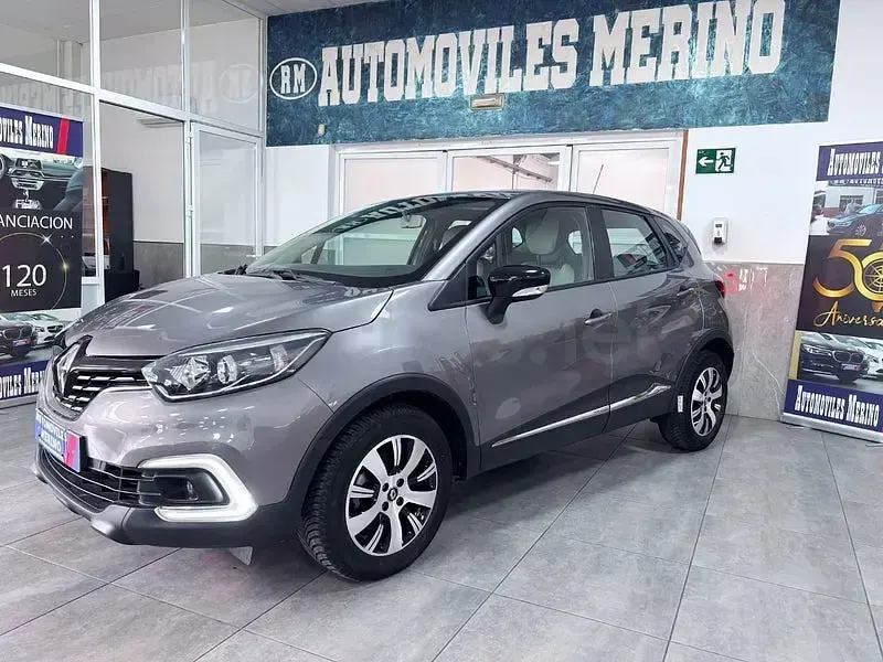 Usado Renault Captur LIMITED 90 CV (66 kW) 2019 Gris / plata SUV