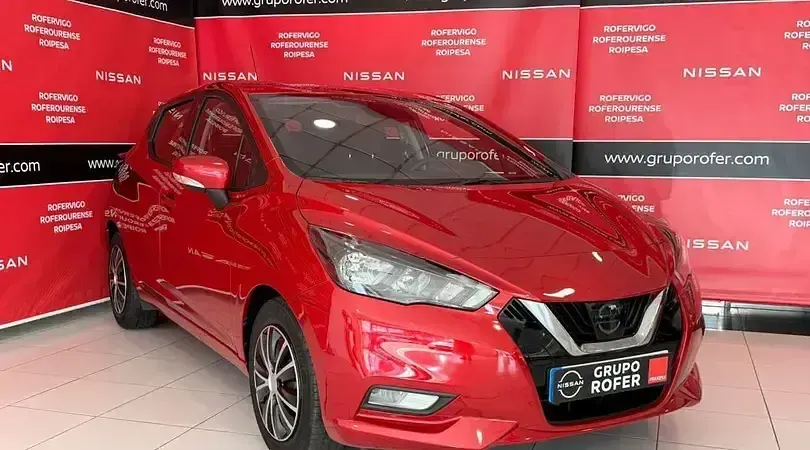 Usado Nissan Micra Acenta 92 CV (67 kW) 2022 Passion red Utilitario