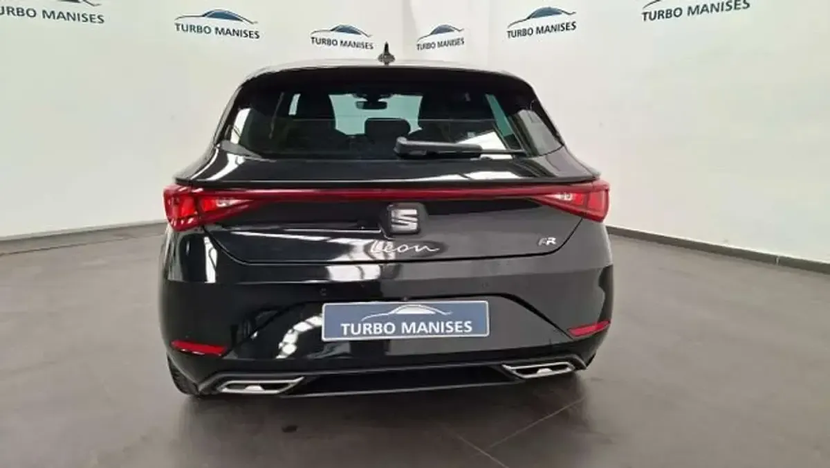 Usado Seat Leon FR 110 CV (80 kW) 2024 Blanco Utilitario