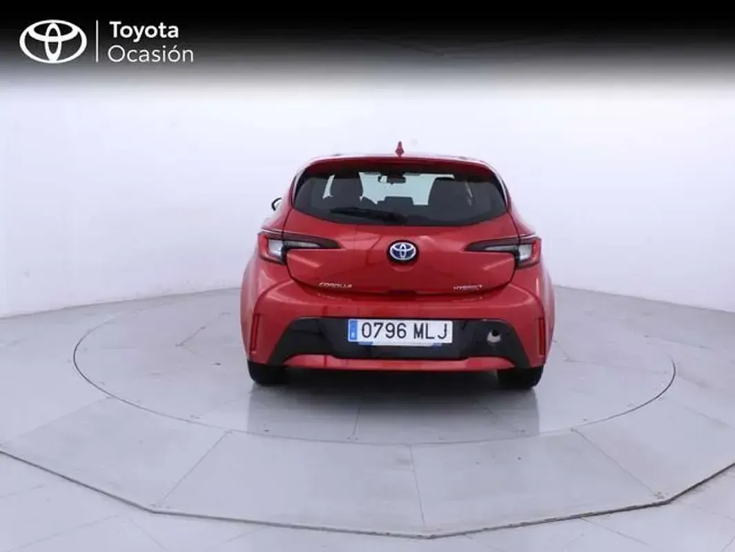 Usado Toyota Corolla Business Edition 140 CV (102 kW) 2023 Rojo Utilitario