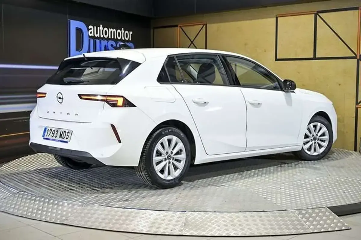Usado Opel Astra Edition 131 CV (96 kW) 2023 Blanco Utilitario