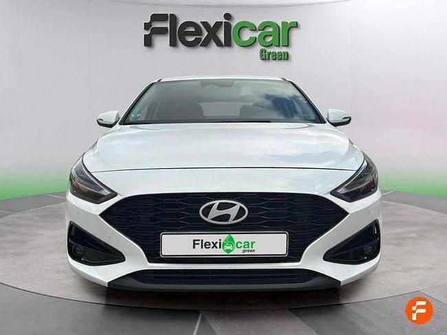 Usado Hyundai i30 120 CV (88 kW) 2024 Blanco Berlina