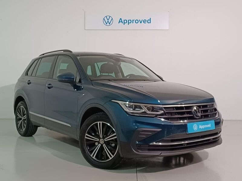 Azul Usado 2024 VW Tiguan Life SUV | 34.900 € (Precio justo) - Imagen 1/4