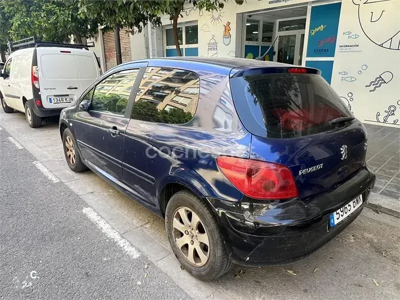 Usado Peugeot 307 90 CV (66 kW) 2001 Azul Utilitario
