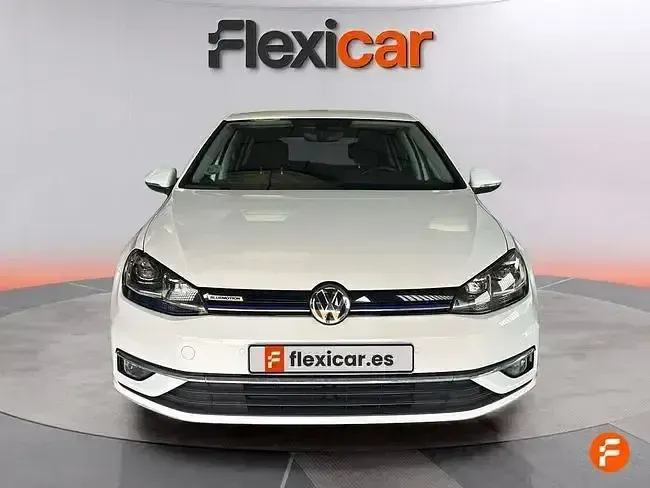 Begagnad VW Golf VII Advance 130 HK (95 kW) 2019 Vit