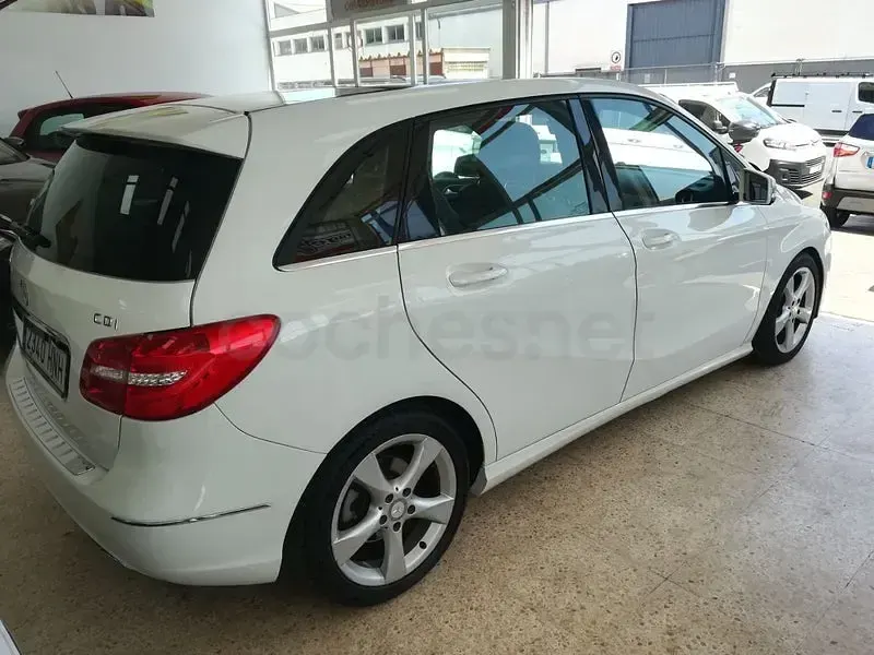Usado Mercedes B180 109 CV (80 kW) 2012 Blanco Utilitario