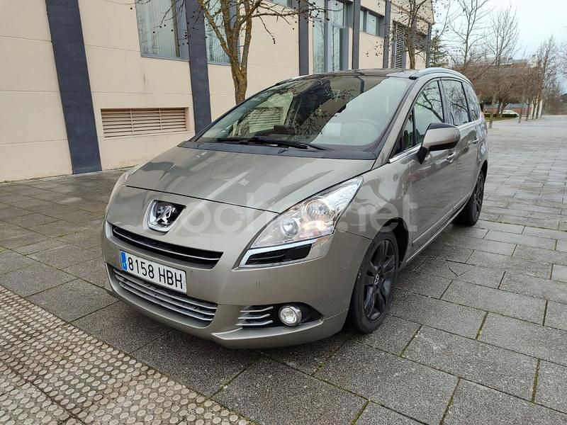 Marrón Usado 2011 Peugeot 5008 Sport Monovolumen | 5490 € (Buen precio) - Imagen 1/4