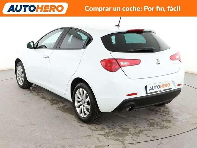 Usado Alfa Romeo Giulietta Super 120 CV (88 kW) 2017 Blanco Utilitario