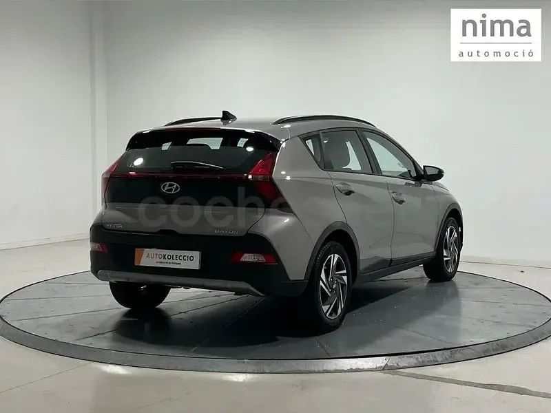 Usado Hyundai Bayon 84 CV (61 kW) 2022 Gris / plata SUV