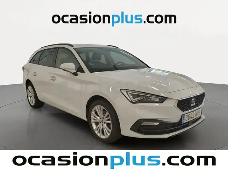 Usado Seat Leon Style 150 CV (110 kW) 2024 Blanco Familiar