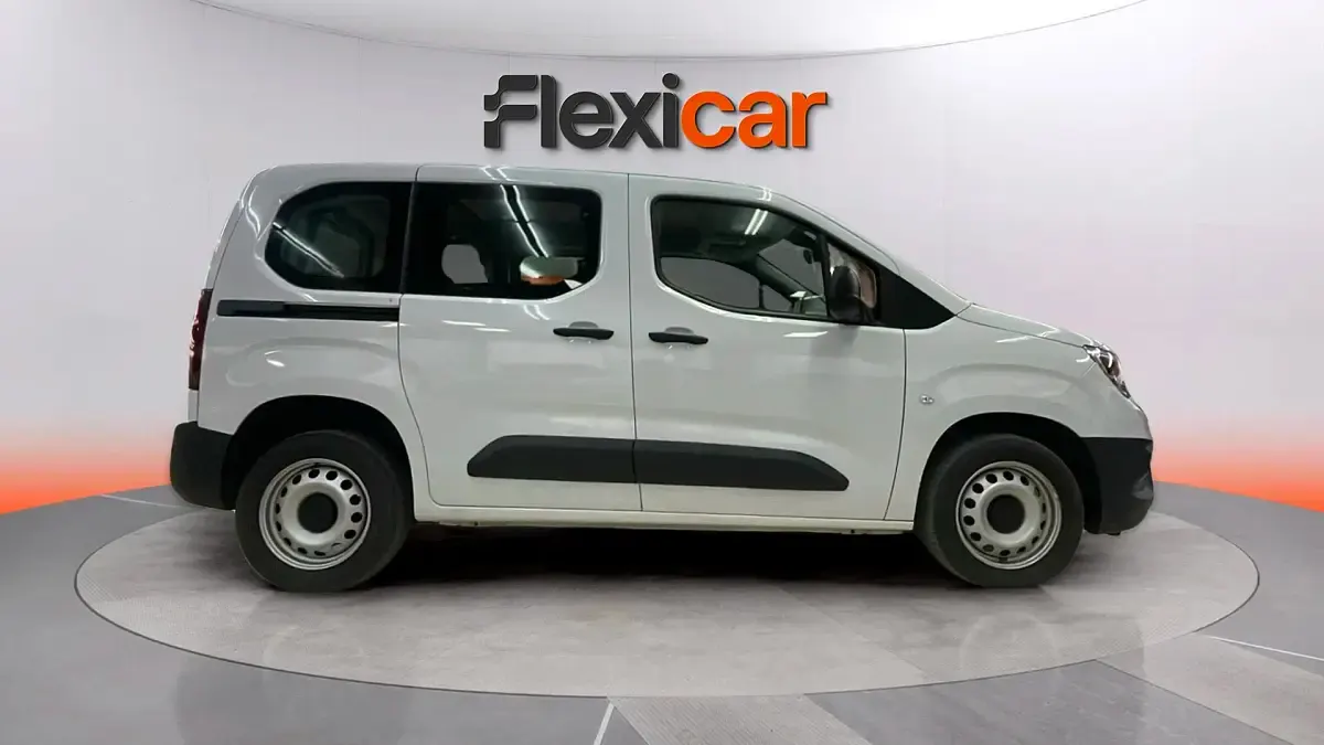 Usado Opel Combo Edition 102 CV (75 kW) 2023 Blanco Monovolumen