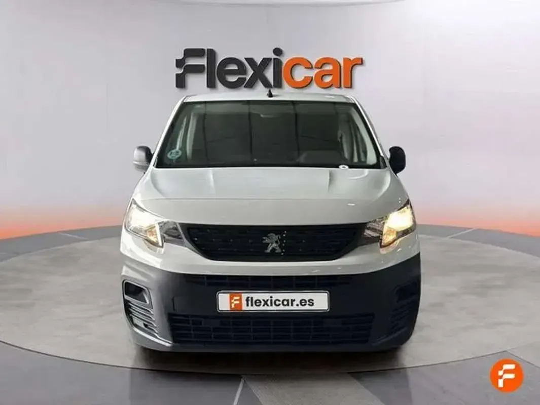 Usado Peugeot Partner 102 CV (75 kW) 2021 Blanco Monovolumen