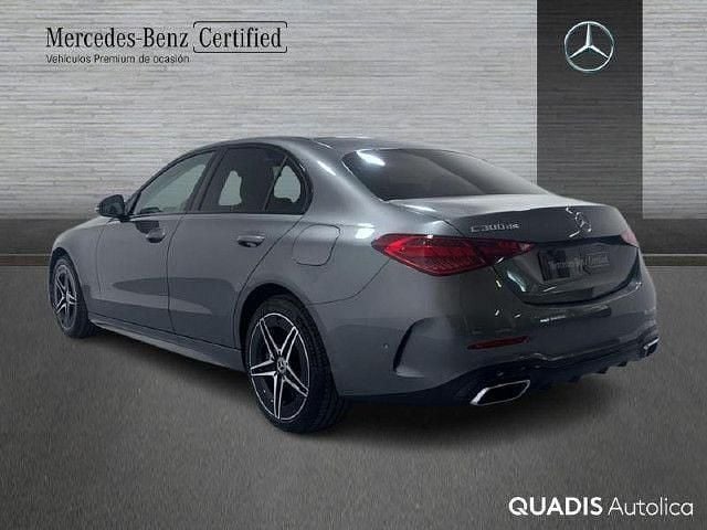 Usado Mercedes C300e AMG line 313 CV (230 kW) 2023 Gris selenita