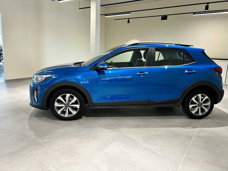 Usado Kia Stonic 100 CV (73 kW) 2021 Azul SUV