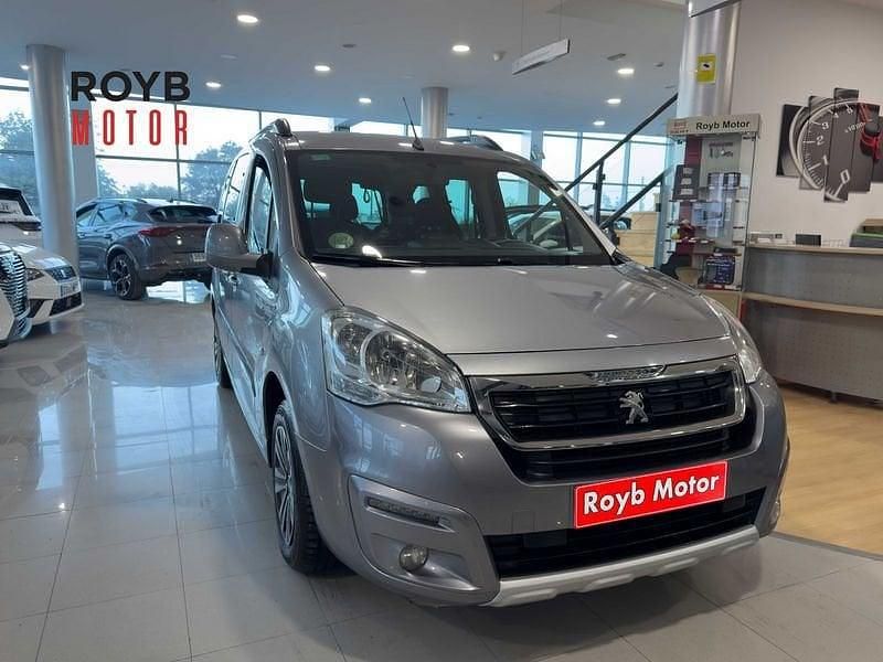 Usado Peugeot Partner Tepee Style 92 CV (67 kW) 2017 Gris Monovolumen