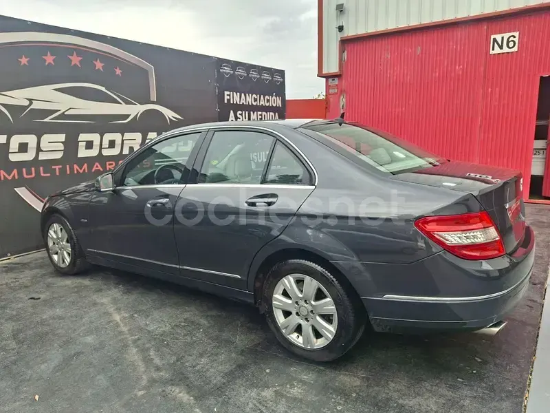 Käytetty Mercedes C220 Avantgarde 170 HP (125 kW) 2010 Sininen Sedan