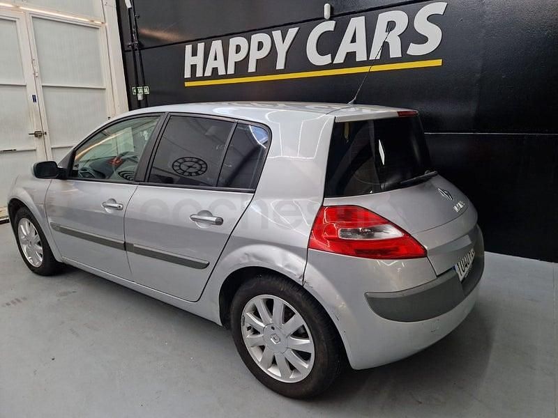 Usado Renault Mégane II Dynamique 130 CV (95 kW) 2006 Gris / plata Berlina