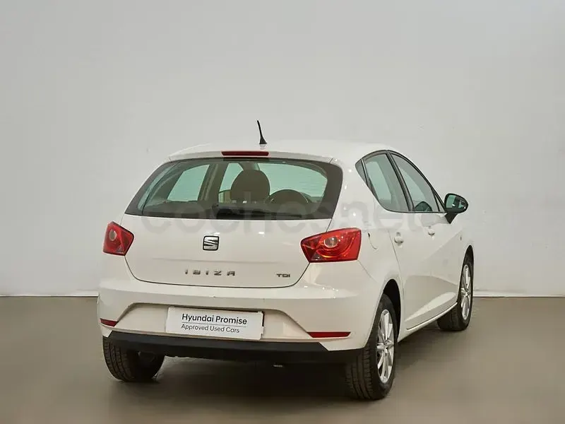 Usado Seat Ibiza Style 105 CV (77 kW) 2017 Blanco Berlina