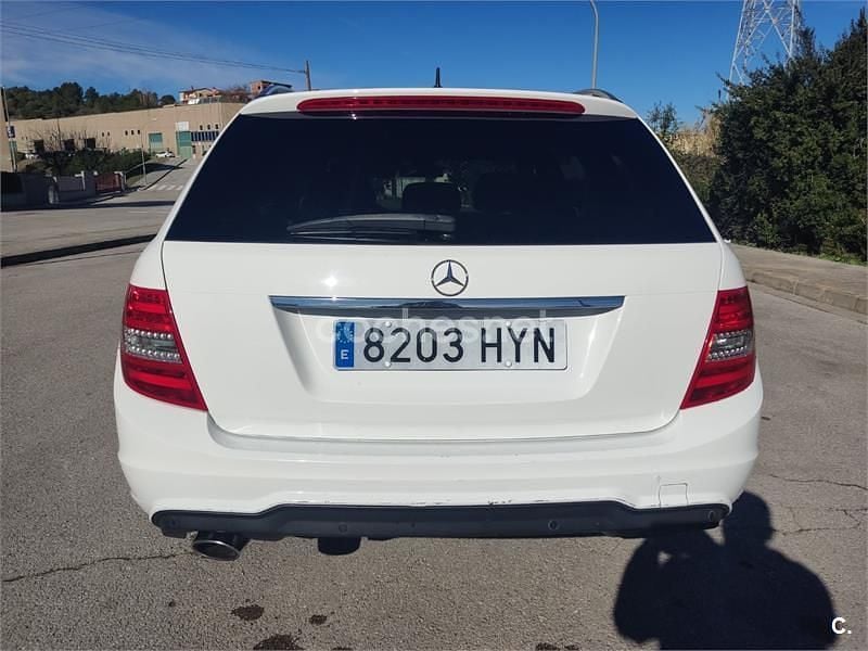 Usado Mercedes C220 170 CV (125 kW) 2014 Blanco Familiar