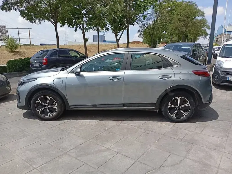 Usado Kia XCeed 141 CV (103 kW) 2023 Gris / plata SUV