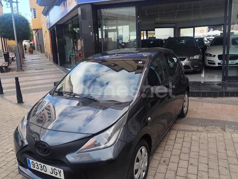 Negro Usado 2016 Toyota Aygo X-clusiv Utilitario | 6990 € (Precio justo) - Imagen 1/4