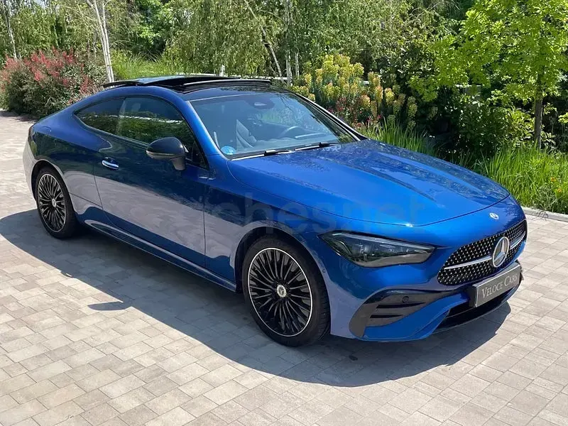 Usado Mercedes CLE300 313 CV (230 kW) 2025 Azul Coupe