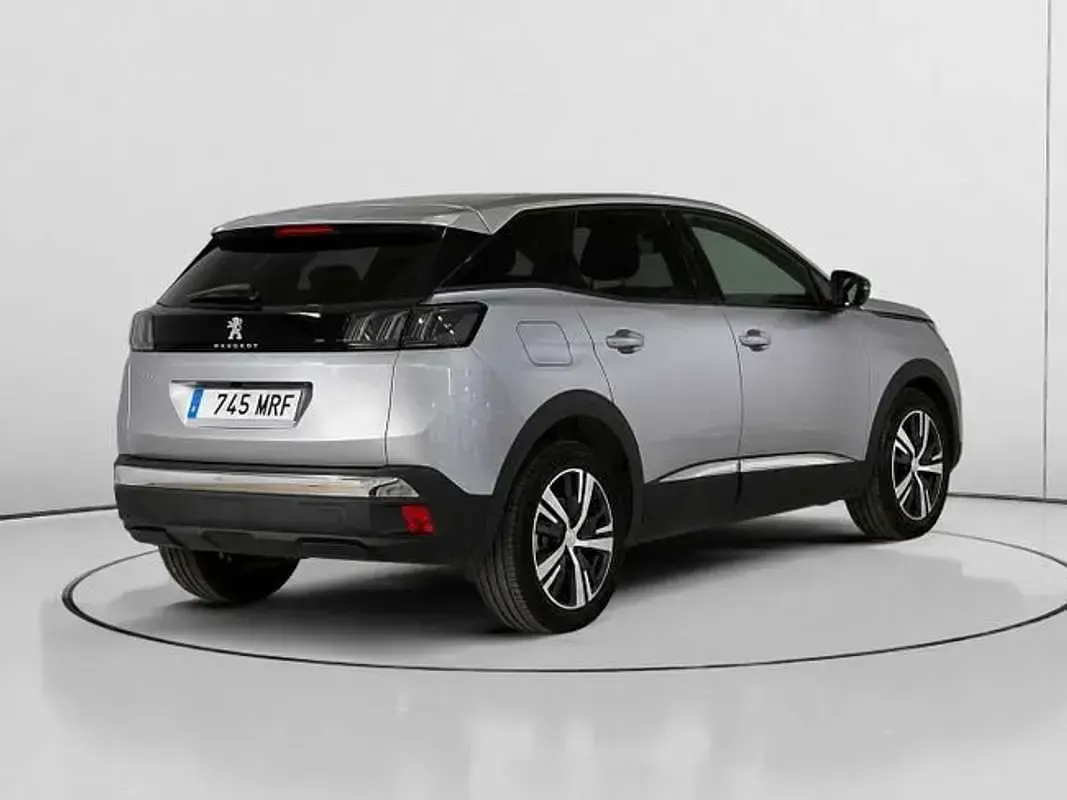 Usado Peugeot 3008 Allure 131 CV (96 kW) 2024 Gris SUV