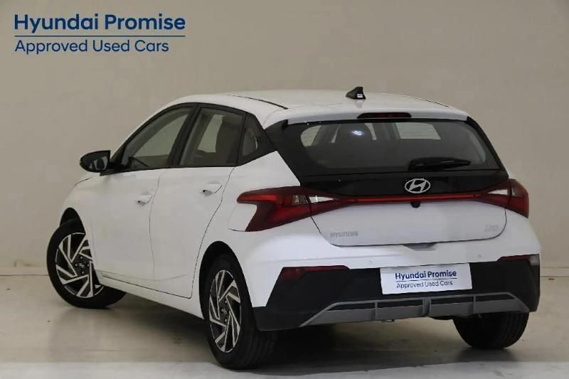 Usado Hyundai i20 100 CV (73 kW) 2025 Blanco Utilitario