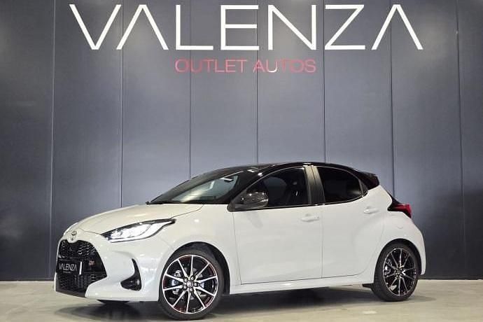 Usado 2024 Toyota Yaris Hybrid Plus | 24.950 € (Precio justo) - Imagen 1/4