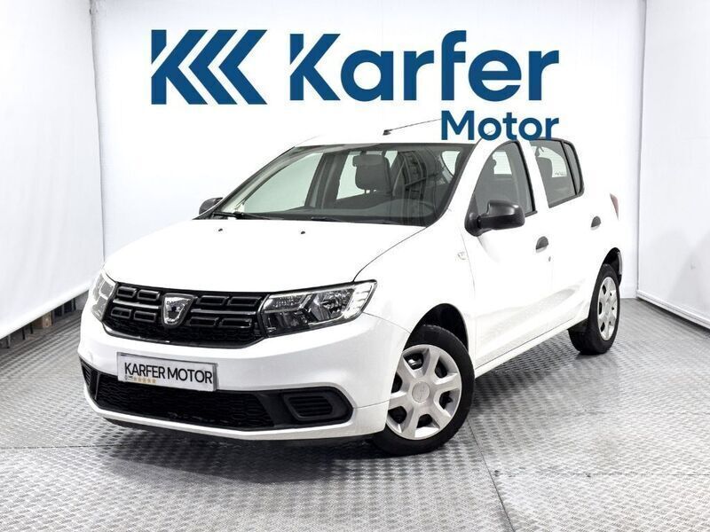 Blanco Usado 2019 Dacia Sandero Essentiel Utilitario | 9400 € (Precio justo) - Imagen 1/4