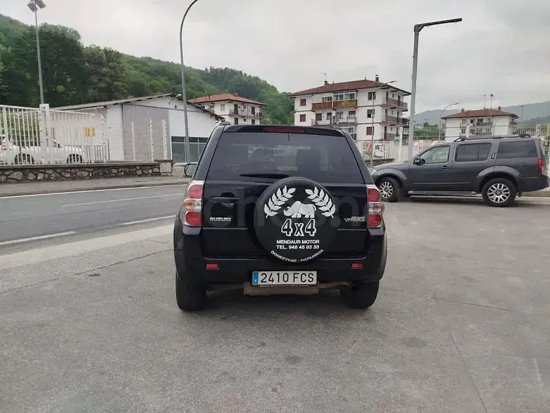 Usado Suzuki Grand Vitara 106 CV (77 kW) 2006 Negro SUV