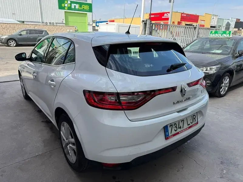 Usado Renault Mégane Business 95 CV (69 kW) 2020 Blanco Berlina