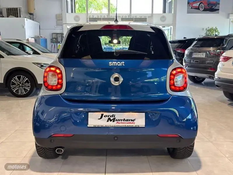 Usado Smart ForFour Passion 90 CV (66 kW) 2020 Azul