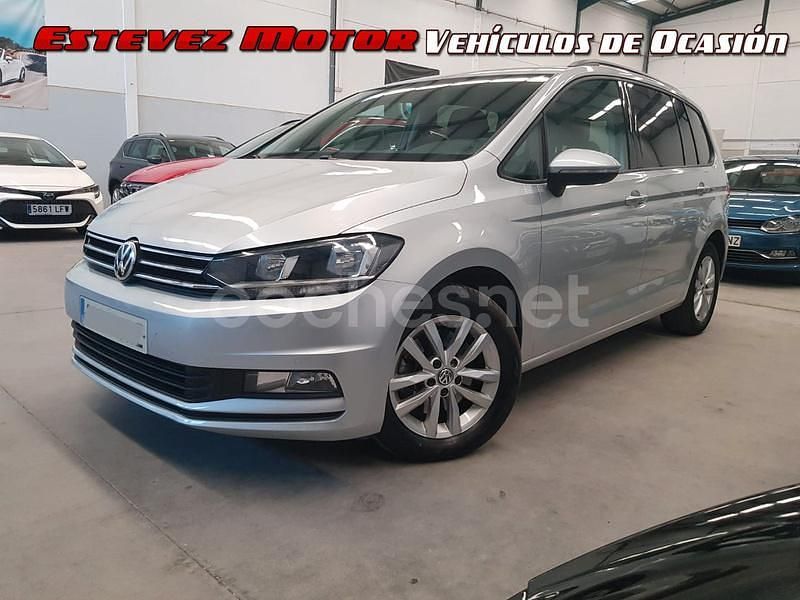 Usado VW Touran Advance 110 CV (80 kW) 2016 Gris / plata Monovolumen