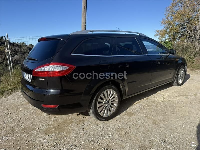 Usado Ford Mondeo Titanium S 175 CV (128 kW) 2010 Negro Familiar