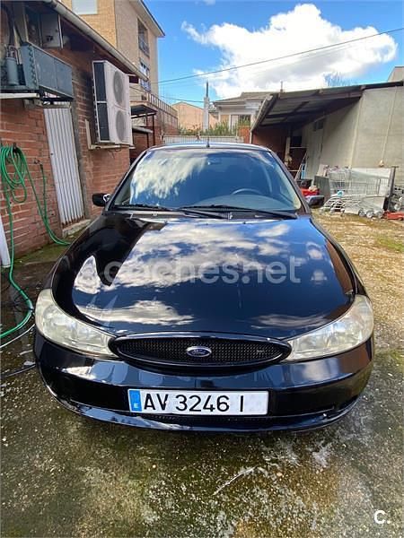 Usado Ford Mondeo 170 CV (125 kW) 1999 Negro Berlina