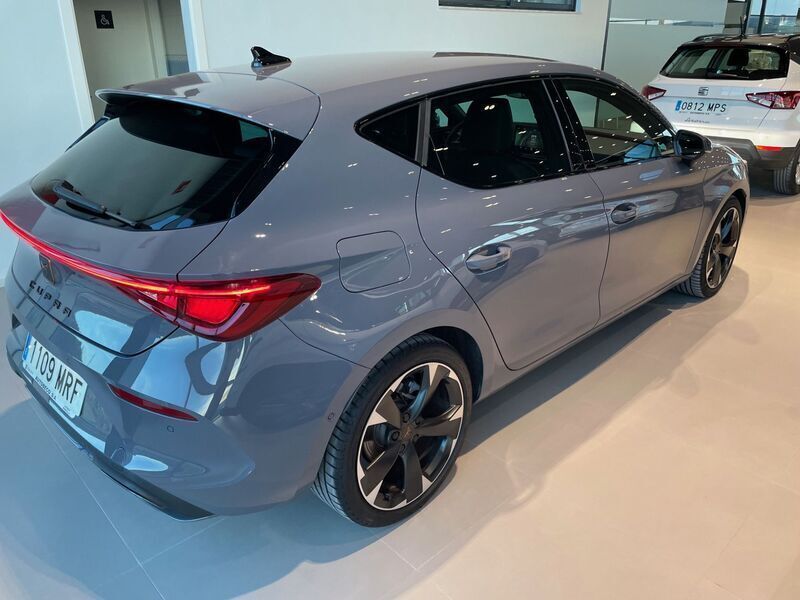 Usado Cupra Leon 150 CV (110 kW) 2024 Gris Berlina