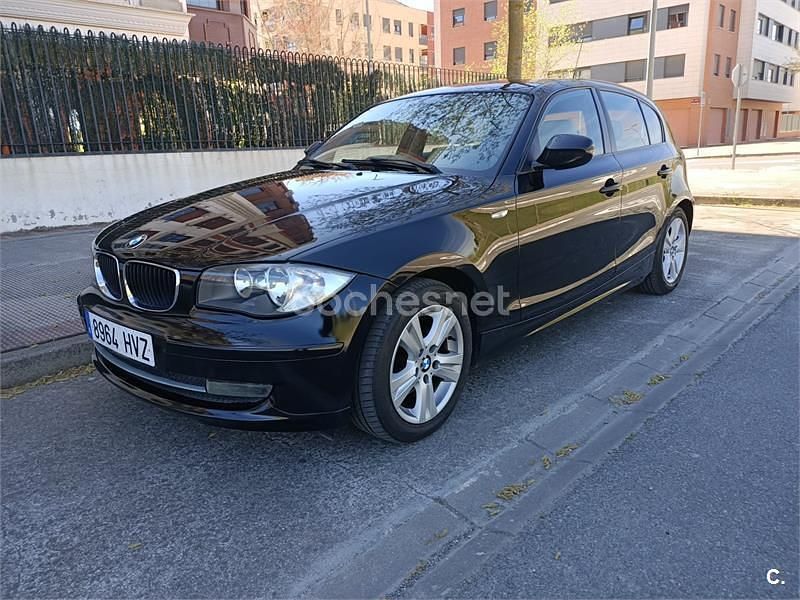Negro Usado 2010 BMW 118 Utilitario | 7800 € (Un poco caro) - Imagen 1/4