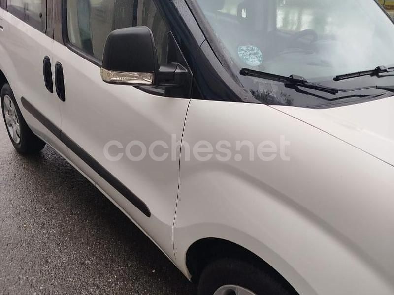 Usado Opel Combo Life Expression 100 CV (73 kW) 2018 Blanco Monovolumen
