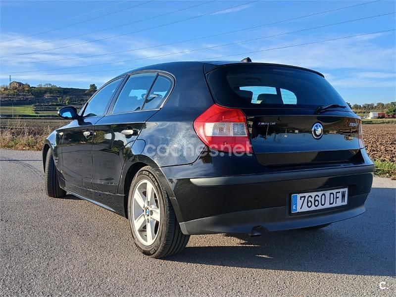Negro Usado 2005 BMW 118 Utilitario | 4900 € (Precio justo) - Imagen 1/4