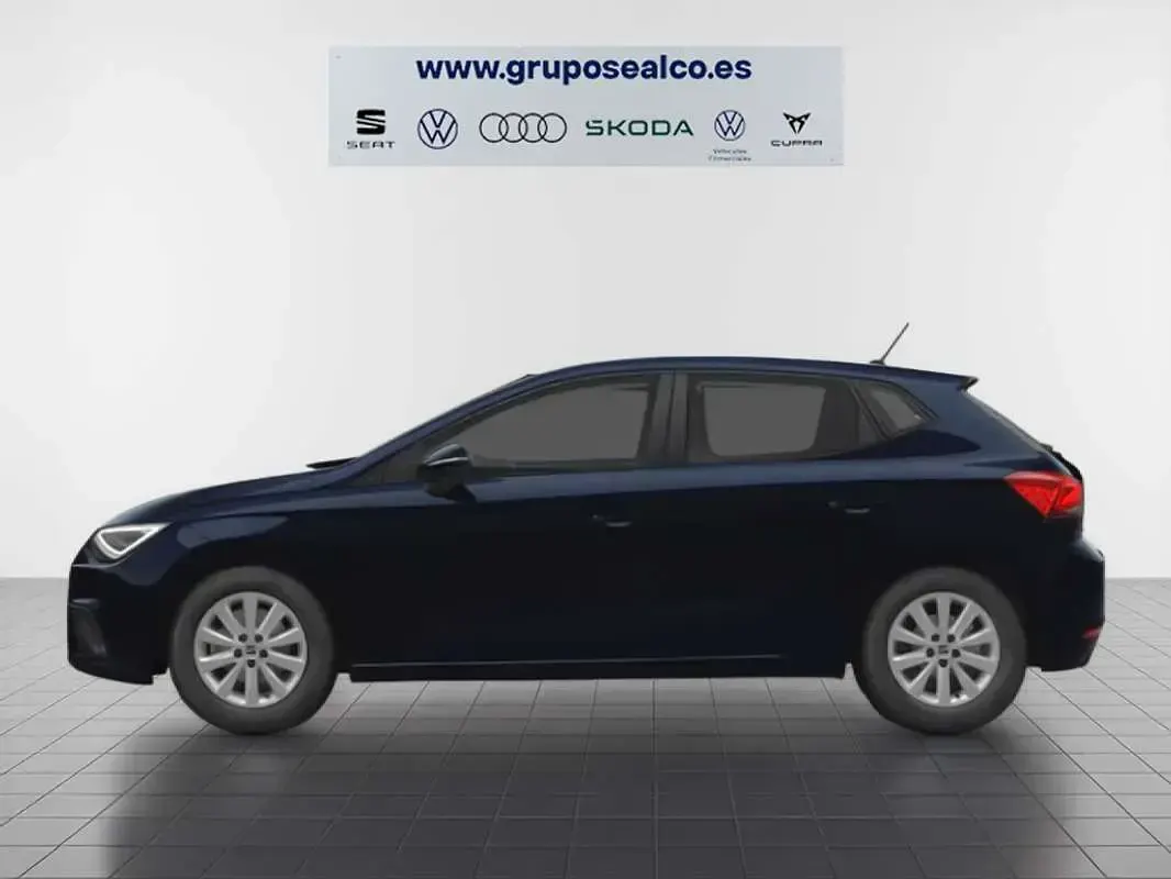 Usado Seat Ibiza Style 110 CV (80 kW) 2022 Azul Utilitario