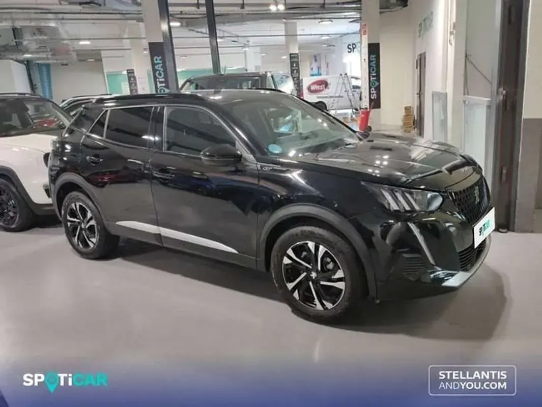 Usado Peugeot 2008 GT 131 CV (96 kW) 2023 Negro SUV