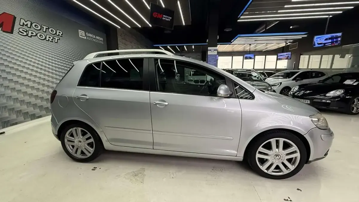 Usado VW Golf V GT 140 CV (102 kW) 2007 Gris Utilitario