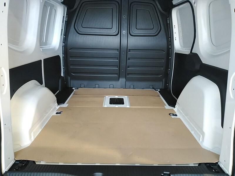 Usado Renault Kangoo 88 kW (120 CV) 2025 Blanco Monovolumen