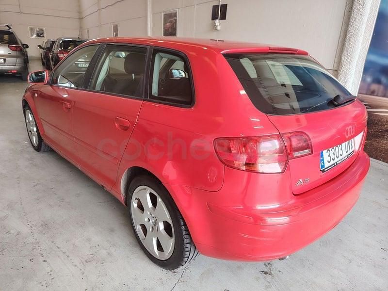 Usado Audi A3 Ambition 105 CV (77 kW) 2006 Rojo Utilitario
