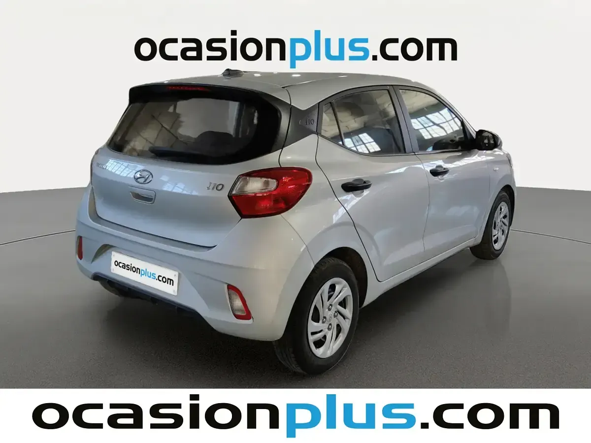 Usado Hyundai i10 67 CV (49 kW) 2022 Gris / plata Utilitario