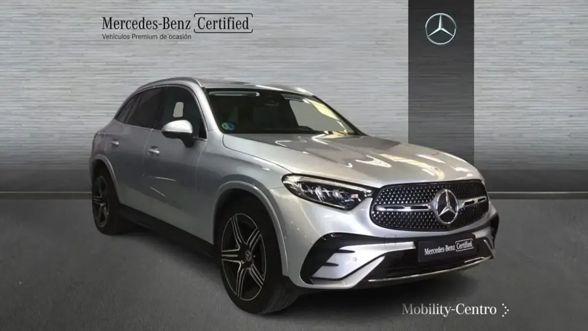 Usado Mercedes GLC220 AMG line 197 CV (144 kW) 2024 Hightechsilber metallic SUV