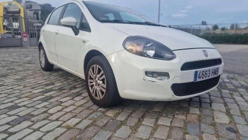 Usado Fiat Punto Lounge 69 CV (50 kW) 2012 Blanco Utilitario